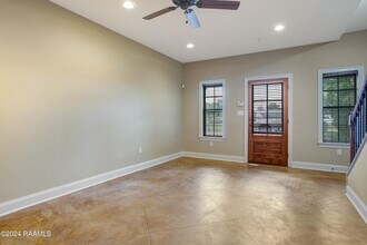 1000 Tulane Ave in Lafayette, LA - Building Photo - Building Photo