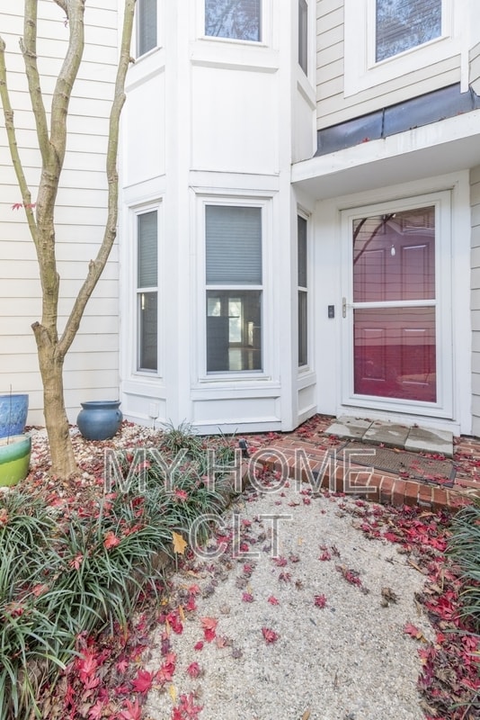 property at 807 Greenleaf Ave