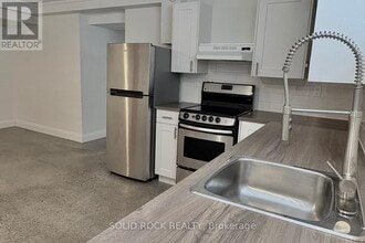 228 Glynn Ave in Ottawa, ON - Building Photo - Building Photo