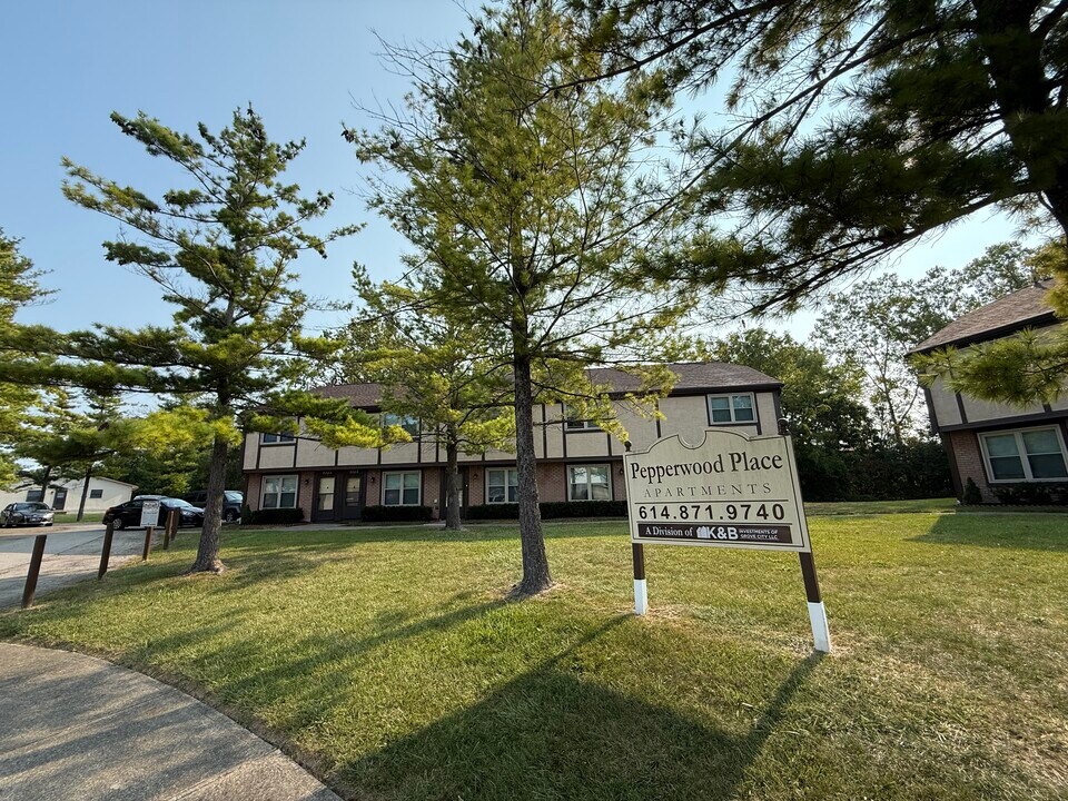 5784 Pepperwood Ct, Unit 5784 in Galloway, OH - Foto de edificio