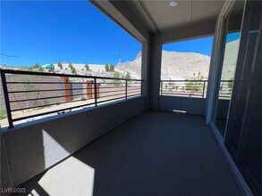 11487 Contour Ave in Las Vegas, NV - Building Photo - Building Photo