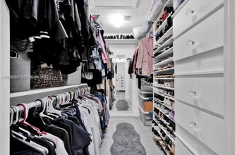 13721 SW 19th Ave in Miami, FL - Foto de edificio - Building Photo