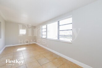 1345 NW 188th St in Miami, FL - Building Photo - Building Photo