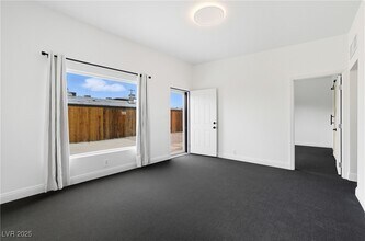 1905 Santa Paula Dr in Las Vegas, NV - Building Photo - Building Photo