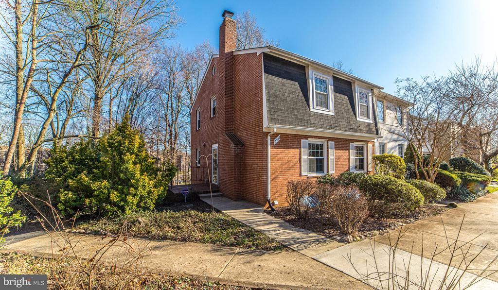 3337 Contessa Ct in Annandale, VA - Building Photo
