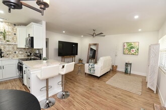 112 Salisbury E in West Palm Beach, FL - Building Photo - Building Photo