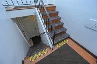 30 Country Aire Ln in Accident, MD - Building Photo - Building Photo