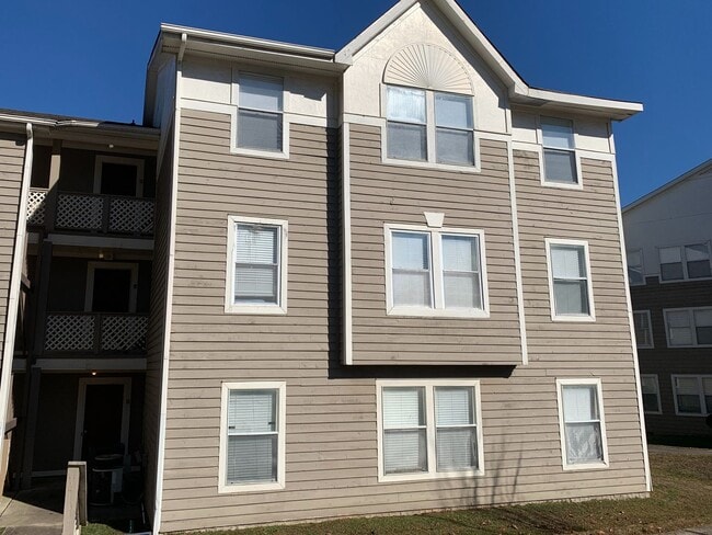 1014 Brookhollow Dr