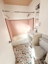 610 Pier Ave, Unit B in Santa Monica, CA - Foto de edificio - Building Photo