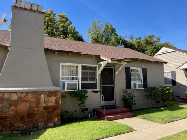 933 N Glendale Ave in Glendale, CA - Foto de edificio - Building Photo