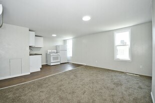 1103 Crosby St in Braddock, PA - Building Photo