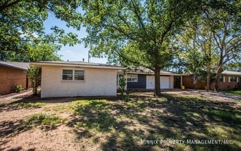 3111 49th St in Lubbock, TX - Building Photo - Building Photo