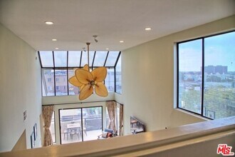1815 Butler Ave-Unit -113 in Los Angeles, CA - Foto de edificio - Building Photo