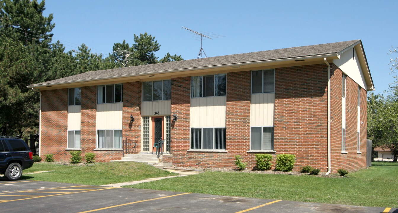 Kearsley Creek Apartments in Ortonville, MI - Building Photo