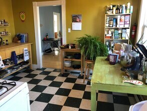 11 Thorndike St, Unit 2 in Somerville, MA - Building Photo - Building Photo