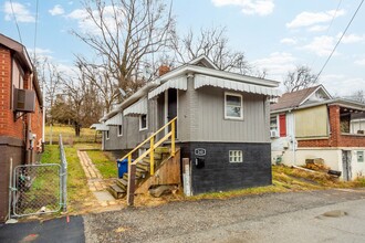 240 Cedar St in Pittsburgh, PA - Building Photo - Building Photo