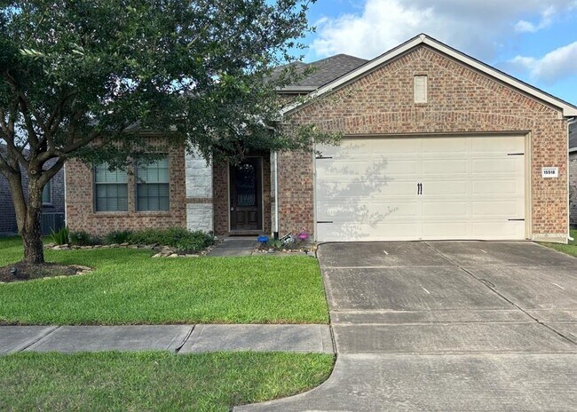 property at 15518 Huddleston Dr