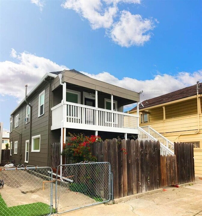 1218 Ceres St in Crockett, CA - Building Photo