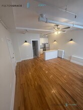 2065 W Lawrence Ave in Chicago, IL - Foto de edificio - Building Photo