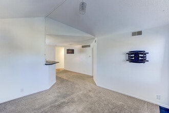 2 Acoma St, Unit 2 Acoma Unit 6 in Denver, CO - Foto de edificio - Building Photo