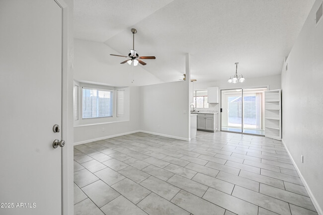 1813 E Grandview Rd in Phoenix, AZ - Building Photo - Building Photo