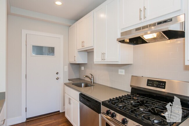 1940 W Wilson Ave, Unit 1948-1S in Chicago, IL - Building Photo - Building Photo