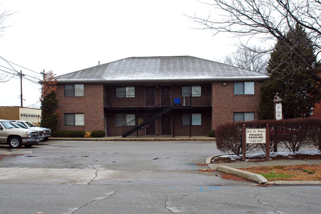 Heather Lane in Louisville, KY - Building Photo - Building Photo