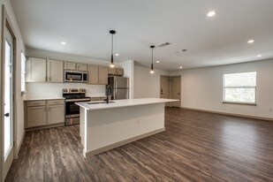 CHATEAU VICTOR in Dallas, TX - Building Photo