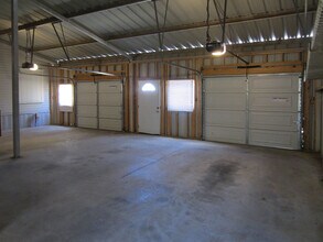 1104 Pecan Ridge in Chandler, TX - Building Photo - Building Photo
