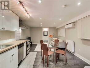 251 Manning Ave in Toronto, ON - Building Photo - Building Photo