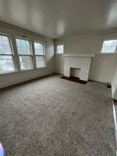 512 E Hillcrest Ave in New Castle, PA - Building Photo - Building Photo