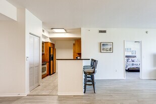 802 W Windward Way, Unit SI ID1306936P in Lantana, FL - Building Photo