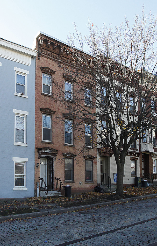 134 Hamilton St in Albany, NY - Foto de edificio - Building Photo