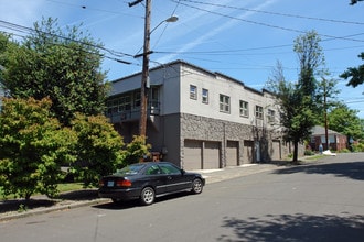 329-333 SE 20th Ave in Portland, OR - Building Photo - Building Photo