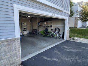 7629 Century Blvd in Chanhassen, MN - Building Photo - Building Photo