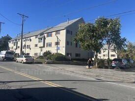 871-871 Middlesex St in Lowell, MA - Building Photo
