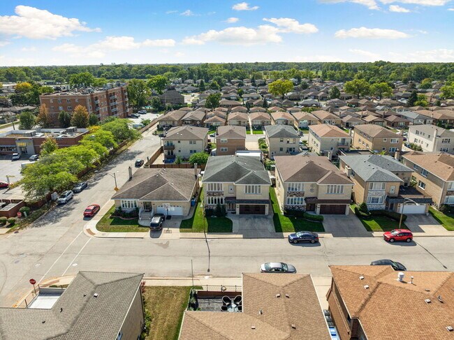 8427 W Windsor Ave in Chicago, IL - Building Photo - Building Photo