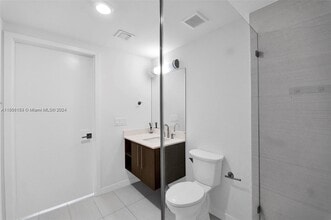 7661 NW 107th Ave, Unit 207 in Doral, FL - Building Photo - Building Photo