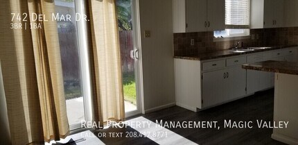 742 Del Mar Dr in Twin Falls, ID - Building Photo - Building Photo