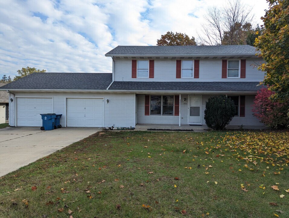 814 Antler Dr in Middlebury, IN - Building Photo