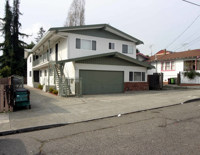 3573 Gray St in Oakland, CA - Building Photo - Building Photo