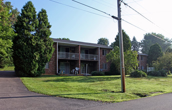 Winwood Drive Apartments in Mansfield, OH - Building Photo - Building Photo