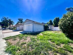 27773 Moonridge Dr in Menifee, CA - Foto de edificio - Building Photo