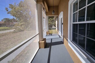 2502 W 10th St in Lehigh Acres, FL - Building Photo - Building Photo