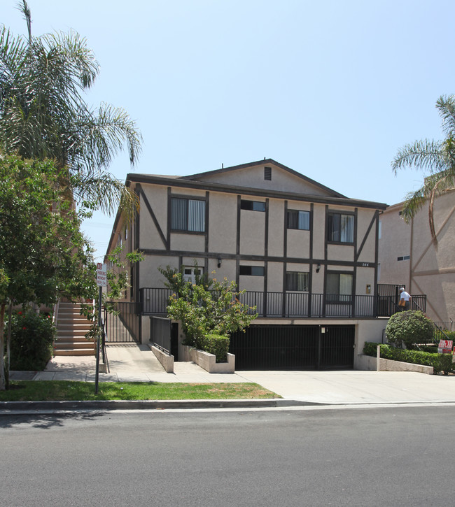 544 E Santa Anita Ave in Burbank, CA - Building Photo - Building Photo