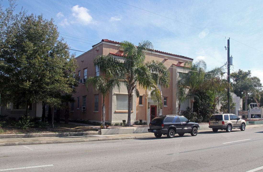 Hyde Park Arbors in Tampa, FL - Building Photo