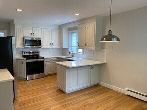 72 Waverley St in Belmont, MA - Building Photo - Building Photo