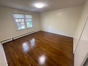 235 Russell St in New Haven, CT - Building Photo - Building Photo