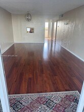 1075 NE Miami Gardens Dr in Miami, FL - Building Photo - Building Photo