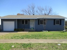 1005 S 11th St in Copperas Cove, TX - Building Photo